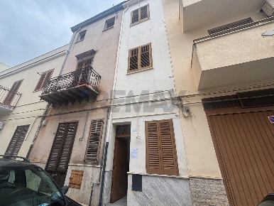 Foto Casa indipendente in Corso Umberto 189, Cinisi Centro di 100 m²