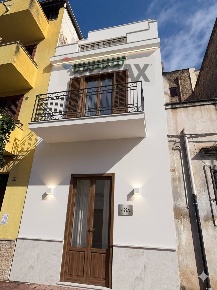Foto Casa indipendente in Corso Umberto 189, Cinisi Centro di 100 m²