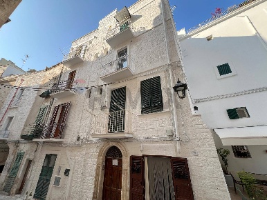 Foto Appartamento a Monopoli Centro di 85 m² con 3 locali in vendita