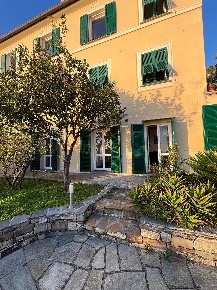 Foto Appartamento in VIA ROMANO, Camogli Centro di 54 m² con 3 locali