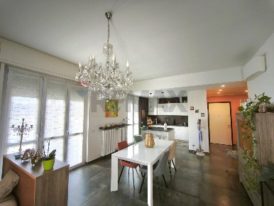 Foto Appartamento in Via Battisti 90, Brembate di Sopra di 110 m²