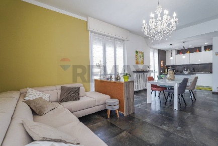 Foto Appartamento in Via Battisti 90, Brembate di Sopra di 110 m²