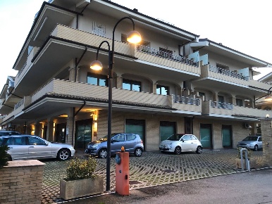 Foto Locale commerciale in Via Roma 282, Silvi Silvi Marina di 258 m²