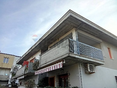 Foto Appartamento a Roseto degli Abruzzi Centro di 135 m² con 5 locali