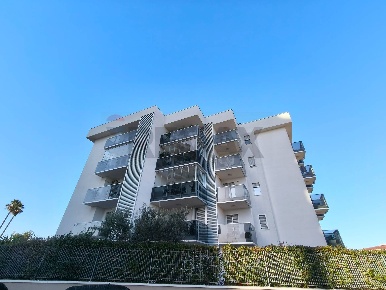 Foto Appartamento in Via  Orfeo Mazzitelli 274, Bari Poggiofranco di 75 m²