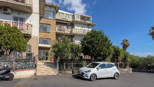 Foto Appartamento in via Matteo Ricci 19/A, Catania di 102 m² con 3 locali
