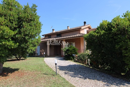 Foto Casa indipendente in SANT'ANTONIO 70, Petritoli Valmir di 330 m²