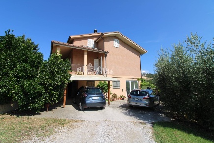 Foto Casa indipendente in SANT'ANTONIO 70, Petritoli Valmir di 330 m²