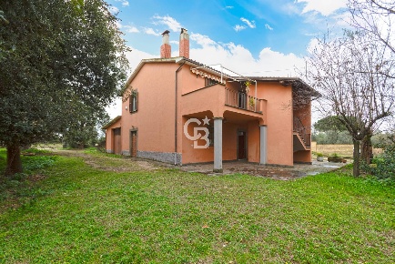 Foto Rustico in Strada Toscanese 44, Viterbo Villanova - Riello di 350 m²