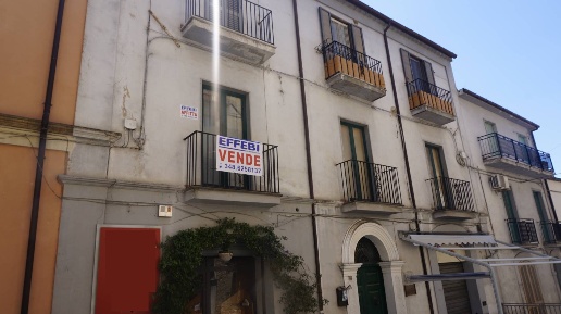 Foto Appartamento in via Roma 158, Spezzano della Sila Centro di 80 m²