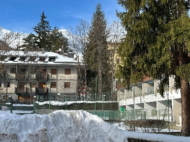 Foto Appartamento in Via Montello 7, Bardonecchia Centro di 76 m²