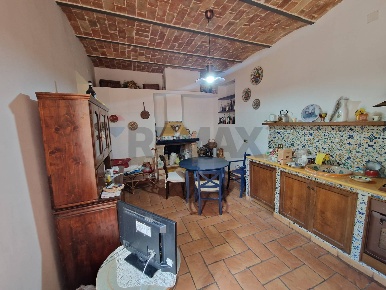 Foto Case semi ndipendenti in Via Nicola Guardiagrele 23, Chieti di 300 m²