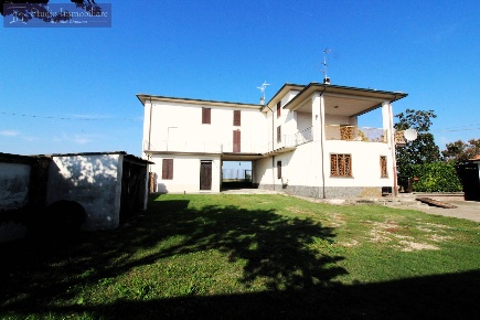 Foto Rustico in Via Mi-Ge 3, Casatisma di 153 m² con 3 locali in vendita