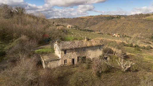 Foto Rustico in Contrada Pratelli 28, Rosora di 125 m² con 99 locali