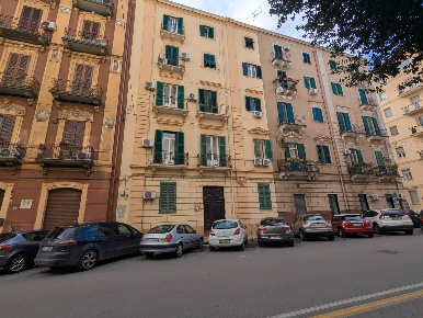 Foto Appartamento in Corso Umberto 158, Taranto Borgo di 54 m² con 4 locali