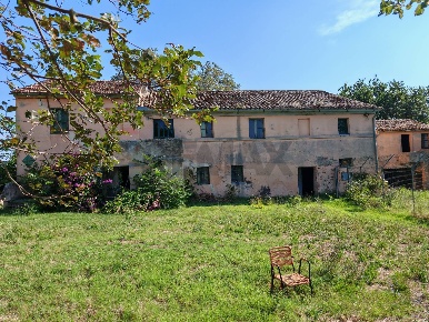 Foto Rustico in contrada chiarino 29, Recanati di 240 m² con 10 locali