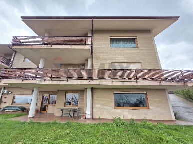 Foto Appartamento in Via Bellavista 16, Dipignano Laurignano di 310 m²