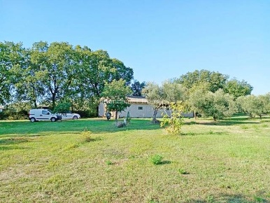 Foto Magazzino in C.da Sablanico, Loreto Aprutino di 102 m² con 1 locali