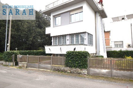 Foto Casa indipendente in VIA UDINE 25, Viareggio di 190 m² con 6 locali