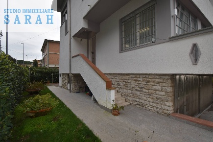 Foto Casa indipendente in VIA UDINE 25, Viareggio Città Giardino di 190 m²