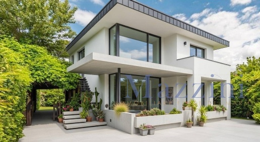 Foto Villa unifamiliare in via Carrara, Forte dei Marmi Centro di 370 m²