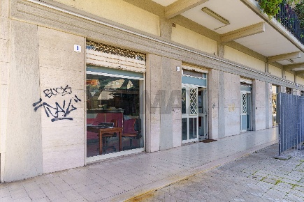Foto Locale commerciale in Via Vincenzo Giuffrida 203, Catania di 206 m²