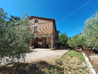 Foto Case semi ndipendenti in Località Castellina 4, Trevi Centro di 205 m²