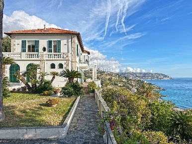 Foto Appartamento in Via Dei Colli, Bordighera Centro Storico, Sant'Ampelio
