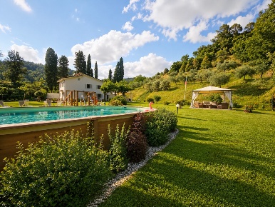 Foto Villa unifamiliare in Via pian del rio 8, Camaiore Camaiore Paese