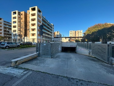 Foto Box in GALLERIA KAROL WOJTYLA, San Giovanni Teatino Sambuceto di 20 m²