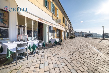 Foto Attività commerciale a Cesenatico di 127 m² con 2 locali in vendita