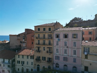Foto Appartamento in Via Biancheri 17, Ventimiglia Centro Storico di 100 m²