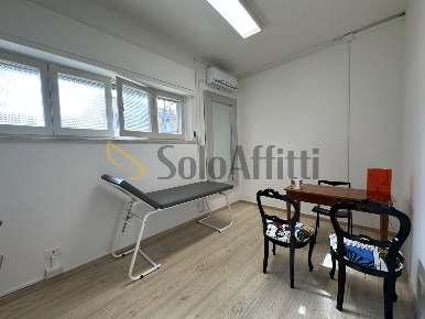 Foto Ufficio in Via dei Sabelli, Latina Centro di 10 m² con 1 locali