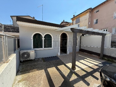 Foto Case semi ndipendenti a Arzignano Centro di 71 m² con 2 locali