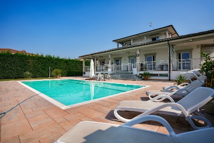 Foto Villa unifamiliare in Via Villa di Sotto 68, Cazzago San Martino