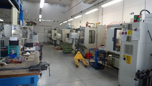 Foto Capannone industriale in Via Tassoni, Campi Bisenzio di 300 m²