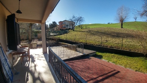 Foto Appartamento in Via dei Tozzi, Zocca Verucchia di 130 m² con 5 locali