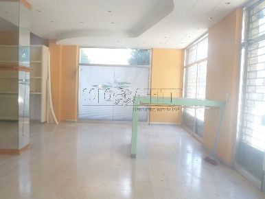 Foto Locale commerciale a Macerata di 120 m² con 3 locali in affitto