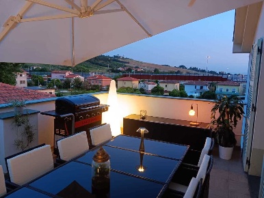 Foto Attico a Senigallia Borgo Molino, Portone di 68 m² con 4 locali