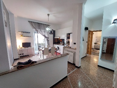 Foto Appartamento in Via delle Gavette, Genova Molassana di 53 m²