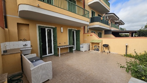 Foto Appartamento in Via Luciano Sortino 2, Pozzallo di 80 m² con 3 locali