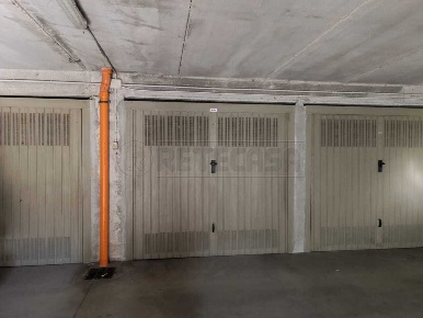 Foto Posti auto in Via Dante Ruffini, Cremona San Bernardo - Zaist di 15 m²