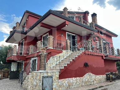Foto Villa singola in Via Pizzone snc, Piedimonte Matese di 350 m²