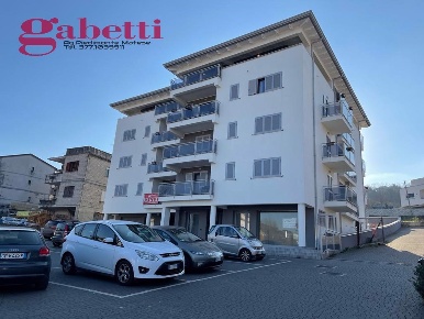 Foto Negozio in Statale 158, Caiazzo Centro di 157 m² con 1 locali