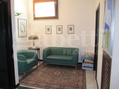 Foto Ufficio in Via Giovanni XXIII 13/B, Brindisi Centro Storico di 80 m²