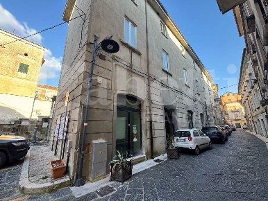 Foto Negozio in Via Roma snc, Caiazzo Centro di 84 m² con 3 locali