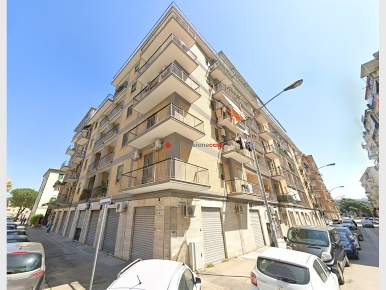 Foto Negozio in Via Edmondo De Amicis 46, Foggia San Michele di 82 m²