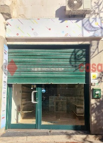 Foto Negozio in Via Posidonia 53b, Salerno Torrione di 30 m² con 1 locali