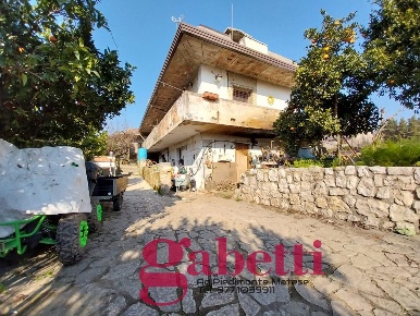 Foto Casa indipendente in Via Annunziata 23, Baia e Latina Latina di 190 m²