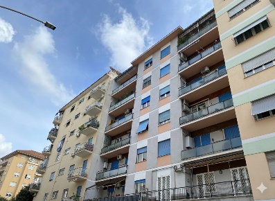 Foto Appartamento in Via Sestio Calvino 15, Roma Cinecittà di 130 m²